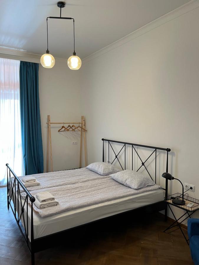 Pigeon Guest House 第比利斯 外观 照片