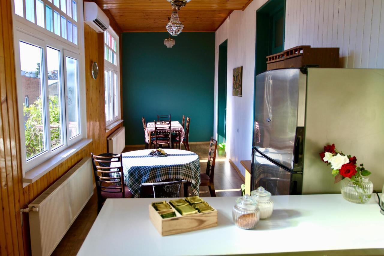 Pigeon Guest House 第比利斯 外观 照片
