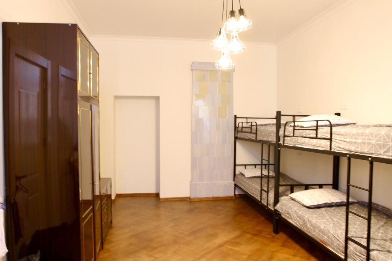 Pigeon Guest House 第比利斯 外观 照片