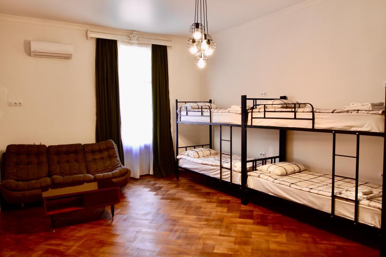 Pigeon Guest House 第比利斯 外观 照片