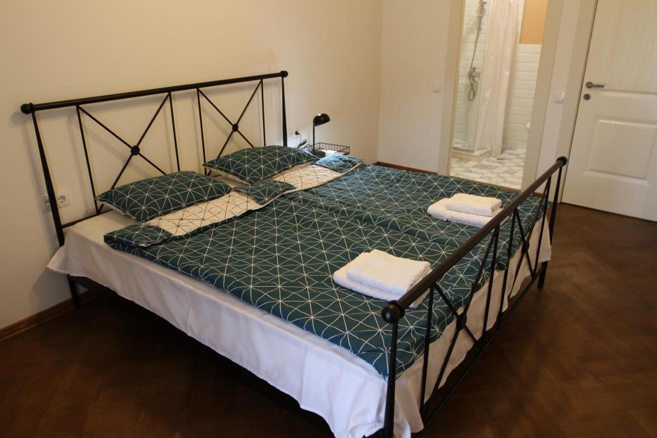 Pigeon Guest House 第比利斯 外观 照片