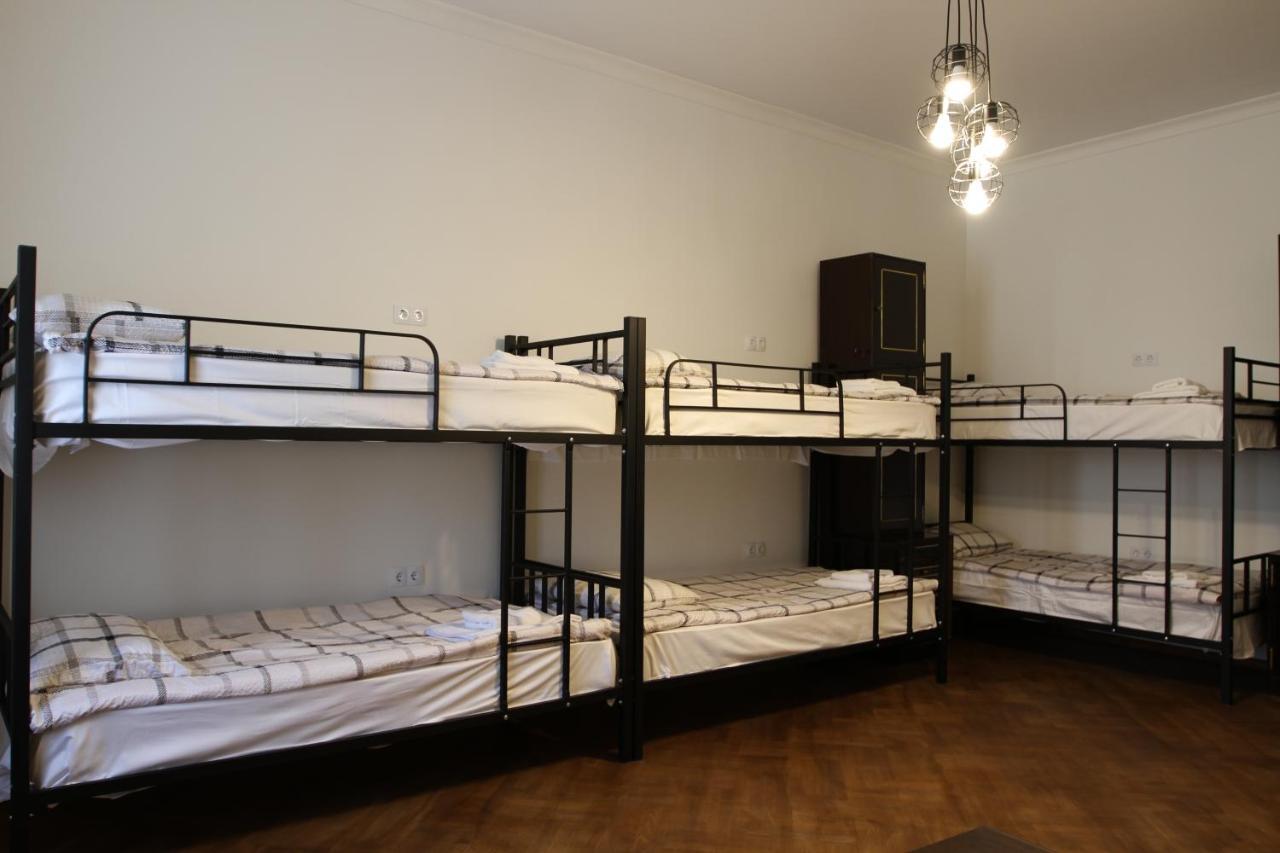 Pigeon Guest House 第比利斯 外观 照片