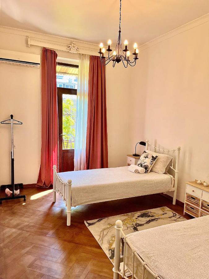 Pigeon Guest House 第比利斯 外观 照片
