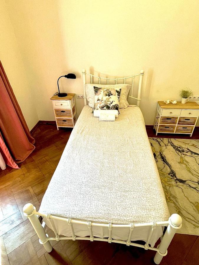 Pigeon Guest House 第比利斯 外观 照片